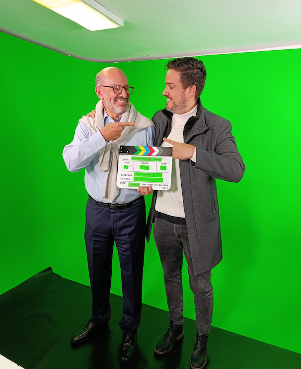 Fotografía del equipo la7em con una claqueta